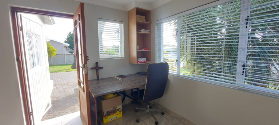 3 Bedroom Property for Sale in Albertinia Western Cape